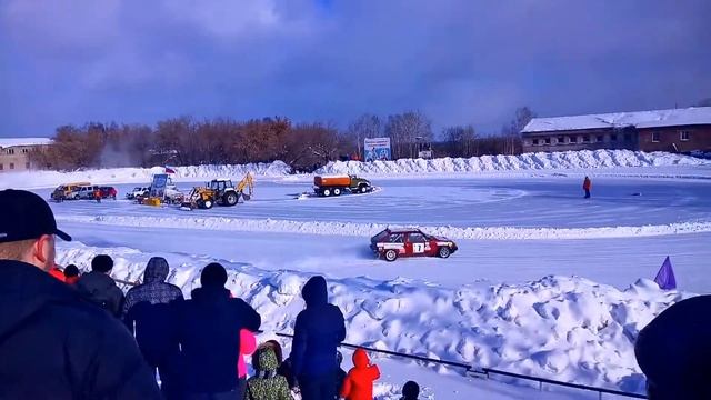 Второй этап автошоу "Русская зима 2017“ г. Слободской смотреть онлайн