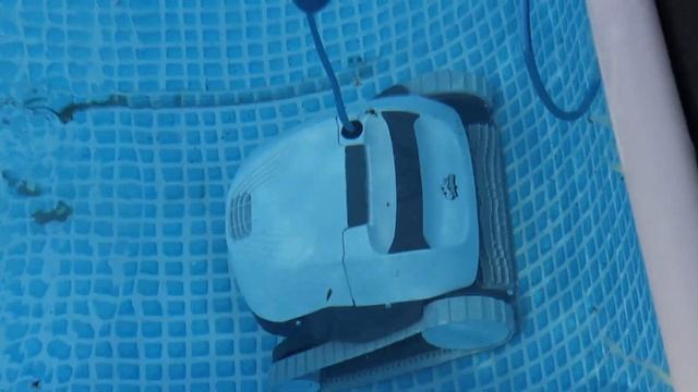 Dolphin E10 Robotic Pool Vacuum Cleaner review demo filter cleaning смотреть онлайн