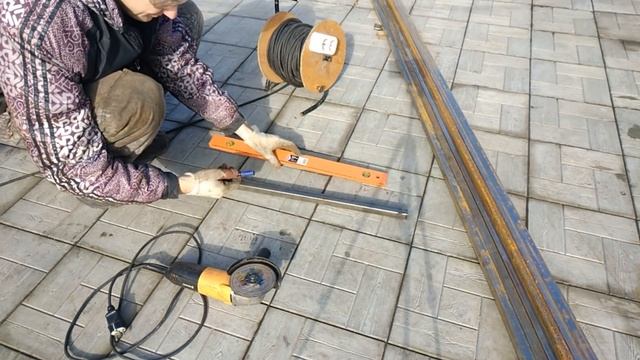 Верстак с выкатным столиком и выдвижными полками в гараж своими руками смотреть онлайн