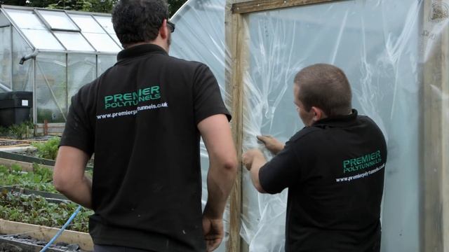 Covering a Polytunnel using the Trenching method | Fitting a Polytunnel Cover смотреть онлайн