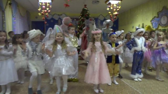 Новогодний утренник в старшей и подготовительной группе. 2015г. Часть 2. смотреть онлайн