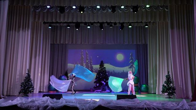 Зайцы№1. Шарфы "Синий иней" Общий план.