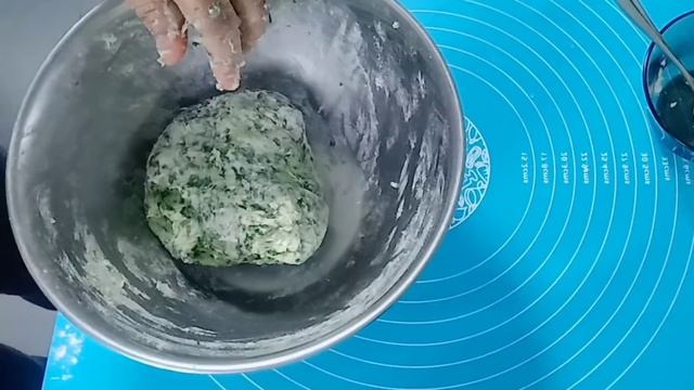 MORINGA PANDESAL BREAD  For BREAKFAST By Carl Pajabad