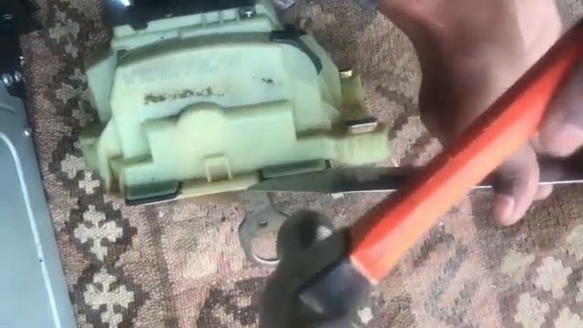 W203 AUTOMATIC MERCEDES BENZ C CLASS GEAR SHIFTER MODULE PROBLEMS AND FIXING PART 1 смотреть онлайн