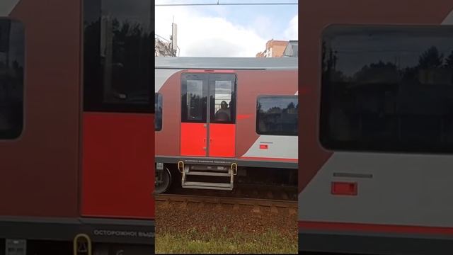 Скоростной электропоезд