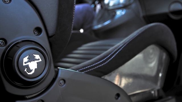 Probamos el Abarth 595 Competizione: la variante más cañera del Fiat 500 смотреть онлайн