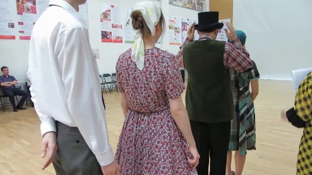 Ансамбль "Фарандола" школы ИБТ "Котильон". Школа танцев. Летний бал "Танцы народов мира" смотреть онлайн