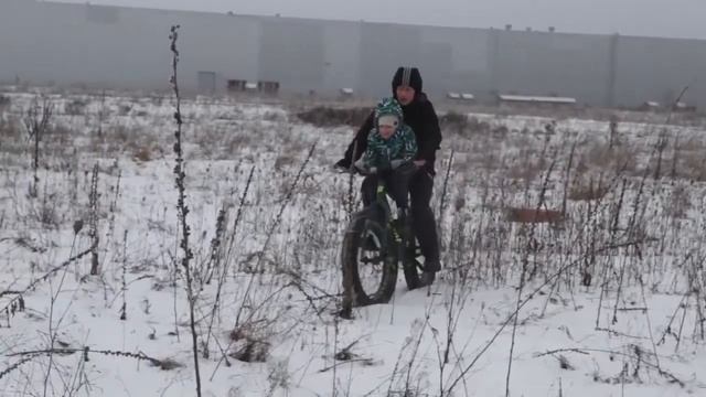ФЭТ Байк - по снегу и грязи . польза, преимущество велосипеда. Фэт байк, Тест-драйв смотреть онлайн