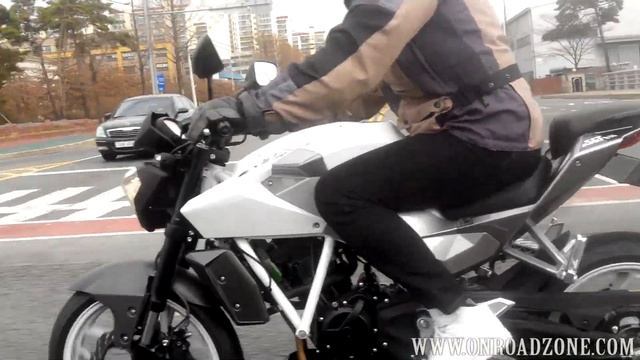HYUNDAI COUPE V6 vs HYOSUNG X-5 GD250 n (EXIV250) . CAR VS BIKE (투스카니 2.7엘리사 VS 엑시브250) смотреть онлайн