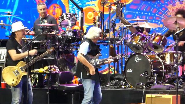 Santana and John McLaughlin at Eric Clapton's Crossroads 2023 смотреть онлайн