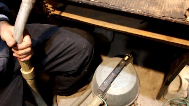 INDESIT, ARISTON ОШИБКА F1, НЕ КРУТИТ ДВИГАТЕЛЬ. смотреть онлайн