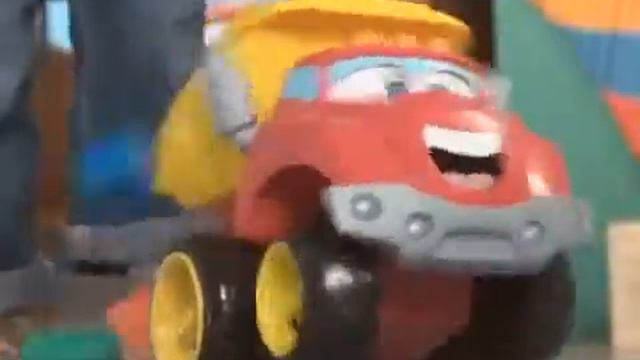 Чак Веселый самосвал Hasbro смотреть онлайн