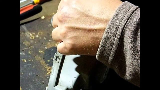 Ремонт противотуманной фары. Из серии "Гараж". смотреть онлайн
