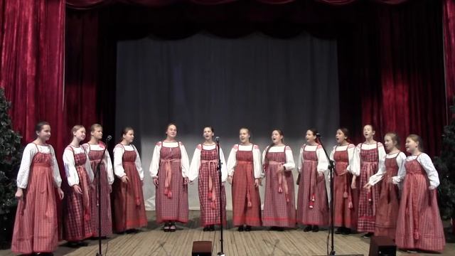 793 Фольклорный ансамбль Прялица г Киров Как по горкам, по горам смотреть онлайн