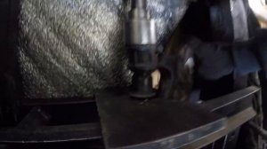 Volskvagen T5 (Фольксваген Т5) замена саленблоков, рулевых тяг и наканечников.