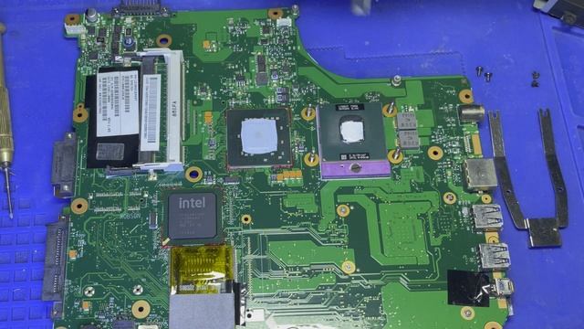 Ноутбук Toshiba Satellite A300 постоянно перезагружается