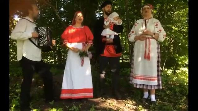 Заявка 980/1. Семейная группа народного фольклорного ансамбля "Чеботуха" - "Ой, с под горки" смотреть онлайн