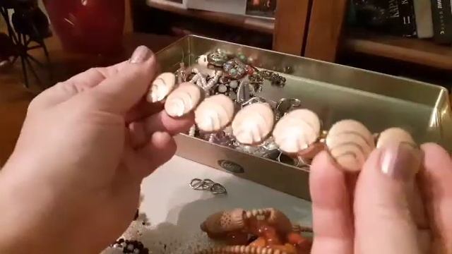 ВИНТАДНАЯ БИЖУТЕРИЯ РОДОМ ИЗ СССР #винтажные статуетки#винтажное стекло#винтажная бижутерия # смотреть онлайн