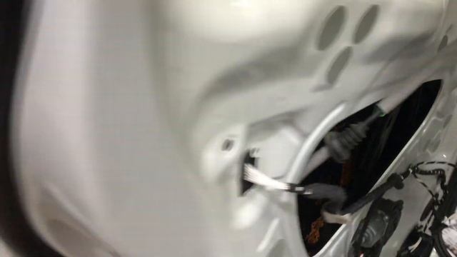 Вряд ли владельцу Фольксваген Тигуан захочется слушать посторонний шум. Оснащение доп шумкой смотреть онлайн