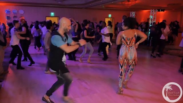 Ataca & Kimberly - Almohada