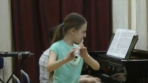 И  С  Бах Шутка  для флейты и фортепиано исполняет Василиса Куракина 11 лет
