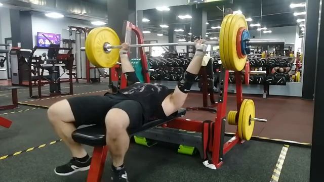 10 Жим лежа пауза 1 сек,125 смотреть онлайн