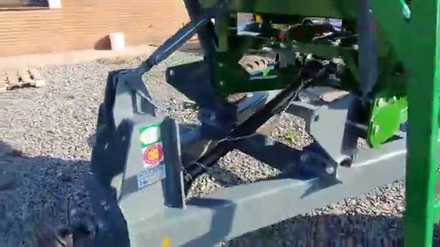 Разбрасыватель минеральных удобрений, прицепной 2500л Фермер смотреть онлайн