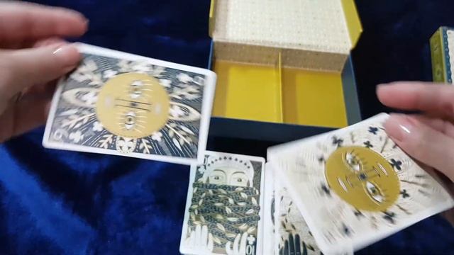 Сияющие игральные карты от Кейтлин Киган/The Illuminated playing cards.Таро и игралки в одной колод смотреть онлайн