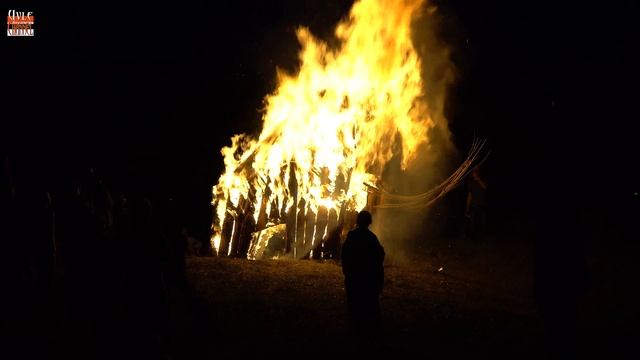 Сожгли большого мамонта на фестивале Брянский Мамонт 2019. смотреть онлайн
