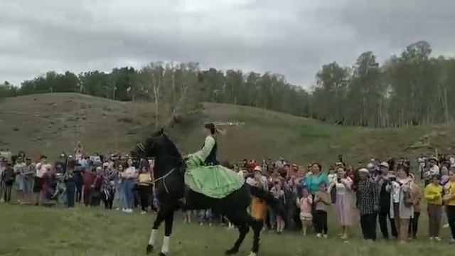 Башкирка и ее танцующая лошадь смотреть онлайн