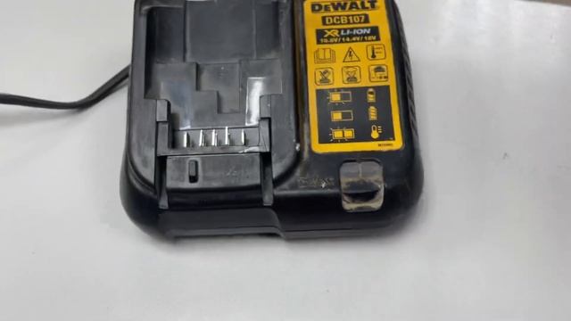 Гайковерт DeWalt DCF899