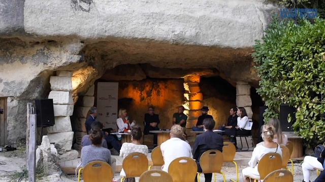 TABLE RONDE " Covid 19, un secteur culturel face à la crise " смотреть онлайн