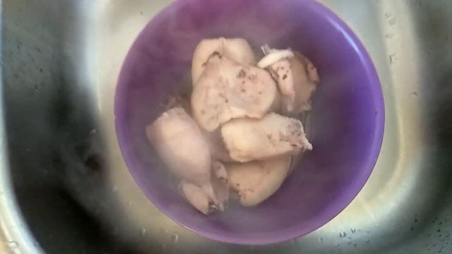 Как отварить и почистить кальмары смотреть онлайн