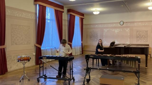 Мартыненко Роман Э.Григ Танец Анитры из сюиты «Пер Гюнт», И.С.Бах Менуэт, Р.Шуман Смелый наездник смотреть онлайн
