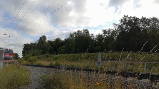 Электровоз ЭП1М-718 с поездом 110А "Андрей Тульников" Санкт-Петербург - Астрахань смотреть онлайн