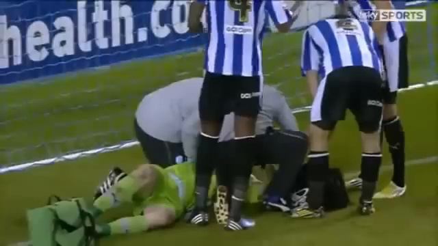 Chris Kirkland Attacked By Fan (Hit By Fan) - Sheffield Wednesday Vs Leeds United 19-10-2012 HD смотреть онлайн