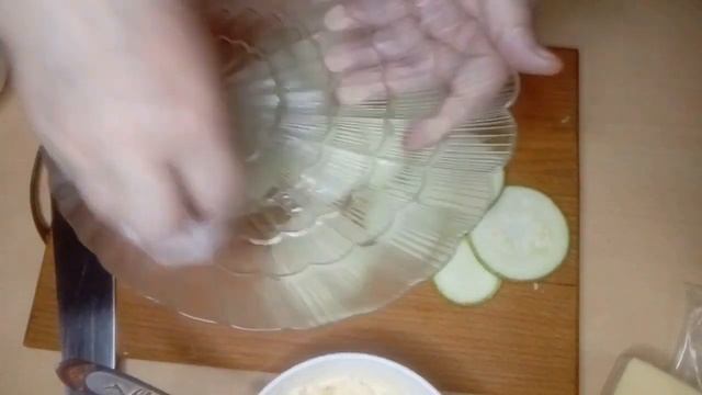 потрясающе вкусные__КАБАЧКИ С СЫРОМ В МИКРОВОЛНОВКЕ__за считанные минуты смотреть онлайн