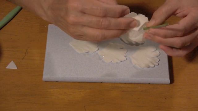 How to Make A Gumpaste Peony (Part 2) смотреть онлайн