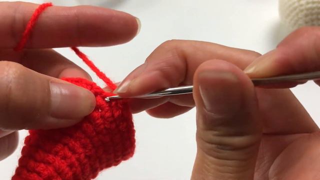 วิธีถักซานตาคลอสและลูกบอล