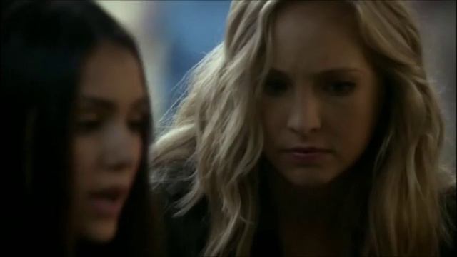 Деймон - он курит,пьет... смотреть онлайн