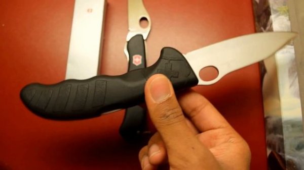 Victorinox Sentinel NS VS Victorinox Hunter Pro