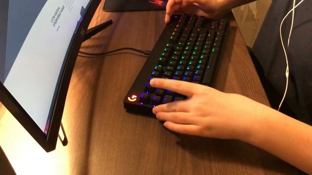Мой первый обзор. Logitech G Pro Keyboard смотреть онлайн