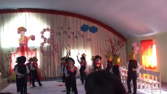 8марта. Вход мальчиков смотреть онлайн