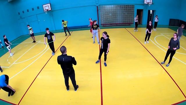 Утренняя гимнастика/разминка со скакалкой/урок физкультуры/дистанционное обучение/прыжки на скакалк смотреть онлайн