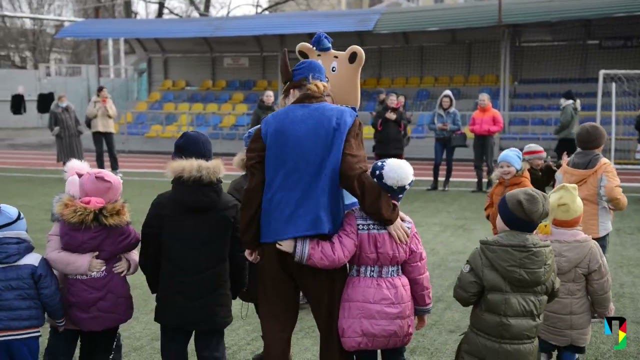 Спортивный праздник для детей из Донбасса смотреть онлайн