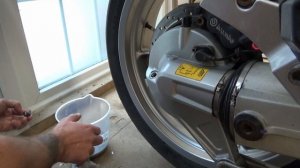BMW R1100RT Gearbox Final Drive oil change Part 1