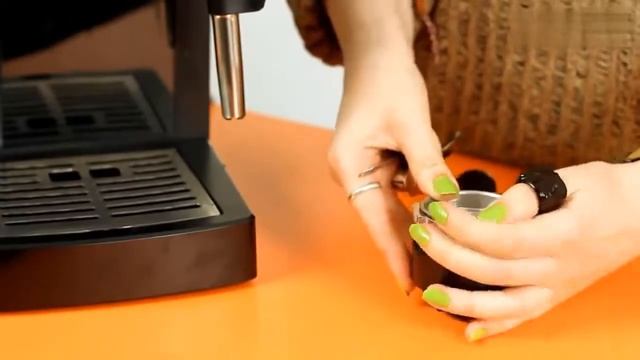 Как приготовить капучино в кофемашине Philips Saeco Poemia 8323 39 и 8325 79 смотреть онлайн