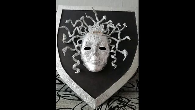 Видео урок в 5-ом классе по художественному труду. Тема: Плетение, виды плетения. смотреть онлайн