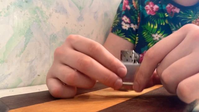 Почему зажигалка zippo не зажигается ? смотреть онлайн