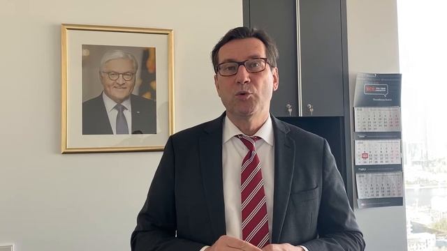 Генеральный консул Германии в Екатеринбурге Матиас Крузе поздравляет УрФУ со 100-летием смотреть онлайн